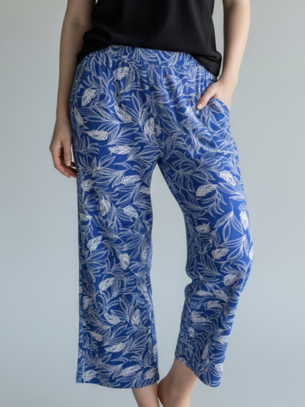 Blue Leaf-Print Wide Leg Pull-On Pants
